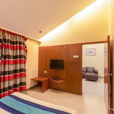 Mint Koregaon Park Next To Osho Ashram Пюн Екстериор снимка