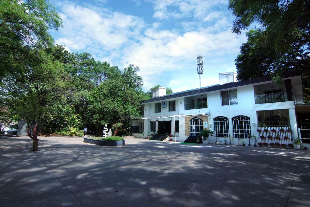 Mint Koregaon Park Next To Osho Ashram Пюн Екстериор снимка