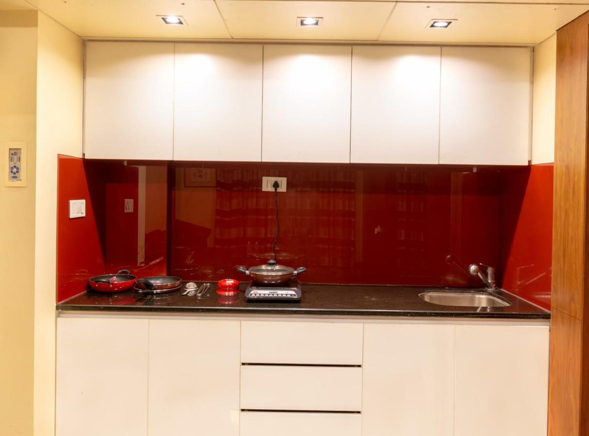 Mint Koregaon Park Next To Osho Ashram Пюн Екстериор снимка