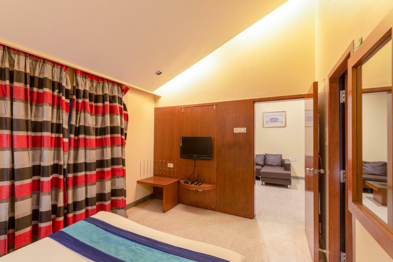 Mint Koregaon Park Next To Osho Ashram Пюн Екстериор снимка