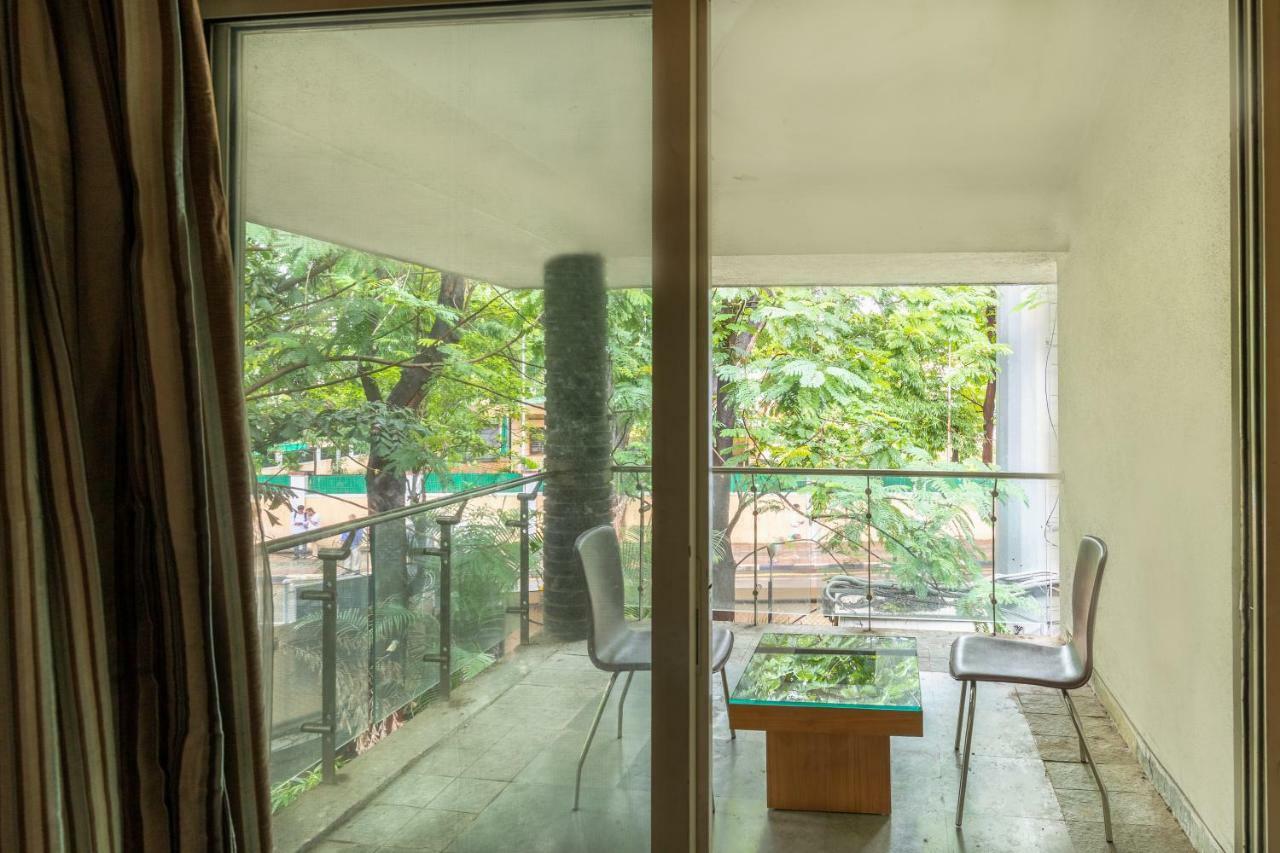 Mint Koregaon Park Next To Osho Ashram Пюн Екстериор снимка