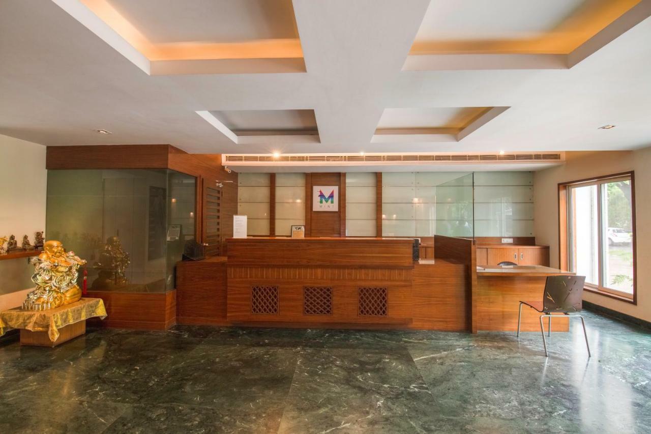 Mint Koregaon Park Next To Osho Ashram Пюн Екстериор снимка